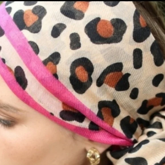 PINK LEOPARD YOUR WAY SCARF - Picture 5 of 5